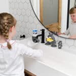 7369 Eyefamilyset Insitu4 Sq 1