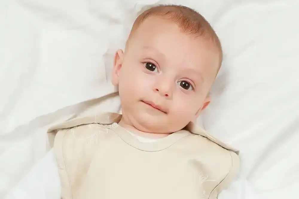איך להלביש את התינוק לפני השינה?