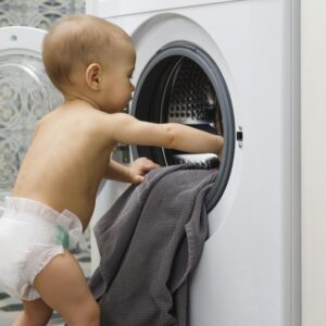 איך לנקות קיא מהספה, טושים מהקיר ואודם מהריפוד