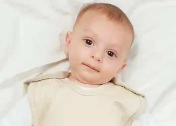 איך להלביש את התינוק לפני השינה?